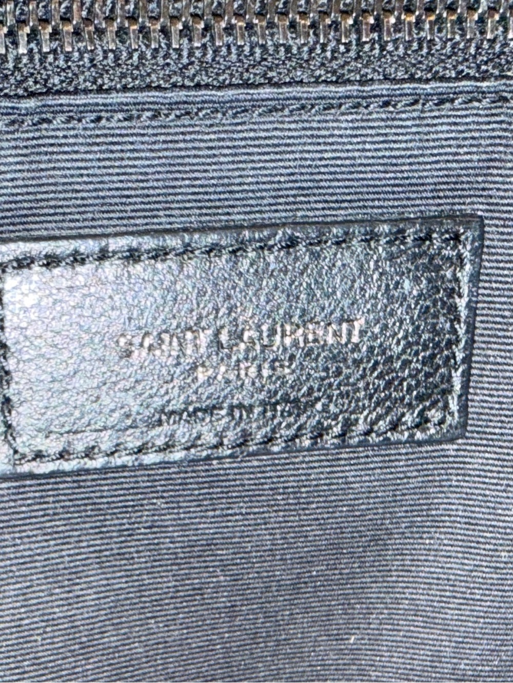 Saint Laurent Women’s Medium Niki Gray Leather Chevron Chain Shoulder Bag - Picture 5 of 5